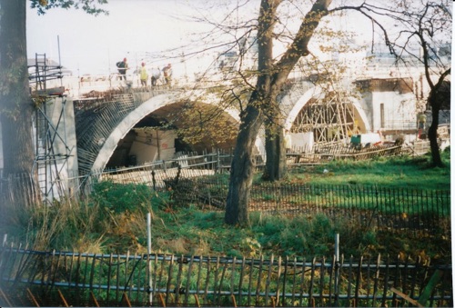 The bridge was again widened (and strengthened) 1998-2001. The new bridge sections were precast in a factory and assembled on site.